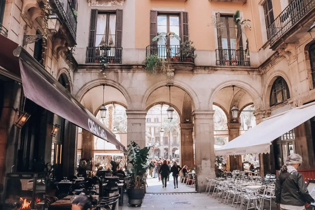 Gothic quarter Barcelona Plaza real