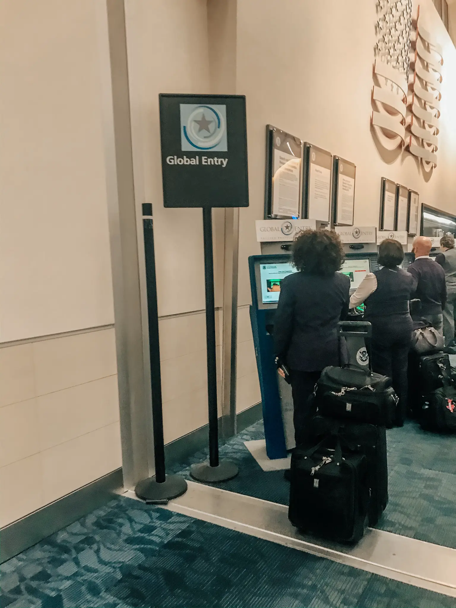 global entry process kiosks at airport